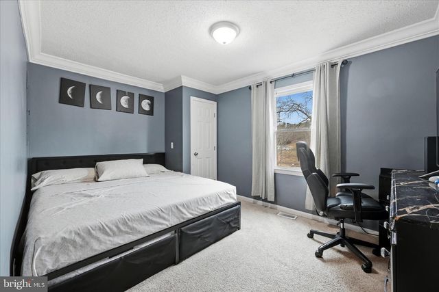 911 WALNUT DR, Fredericksburg, VA 22405