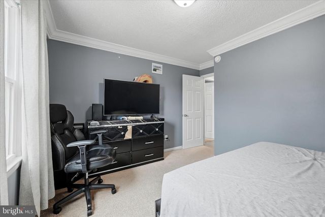 911 WALNUT DR, Fredericksburg, VA 22405