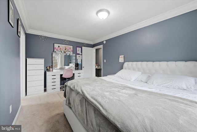 911 WALNUT DR, Fredericksburg, VA 22405