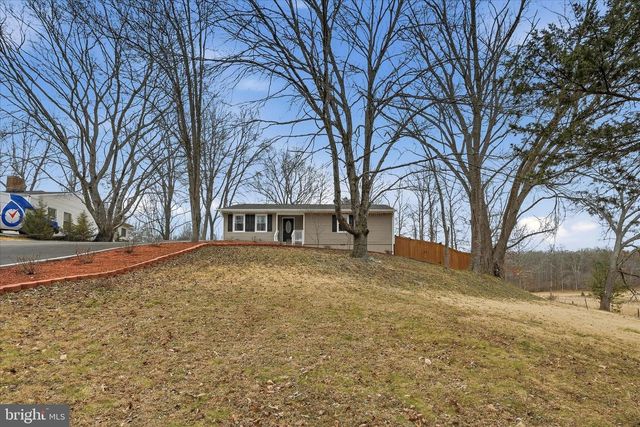 911 WALNUT DR, Fredericksburg, VA 22405