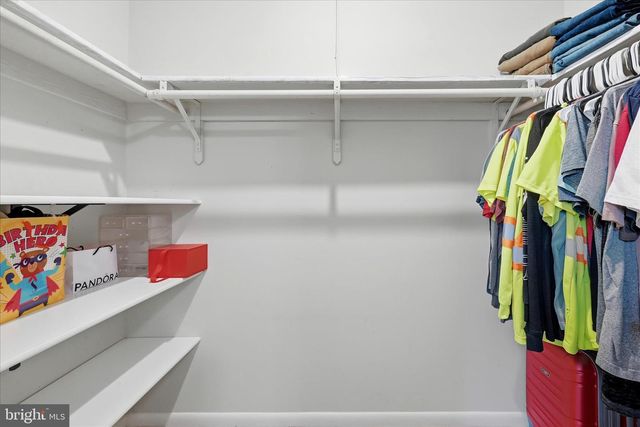 911 WALNUT DR, Fredericksburg, VA 22405