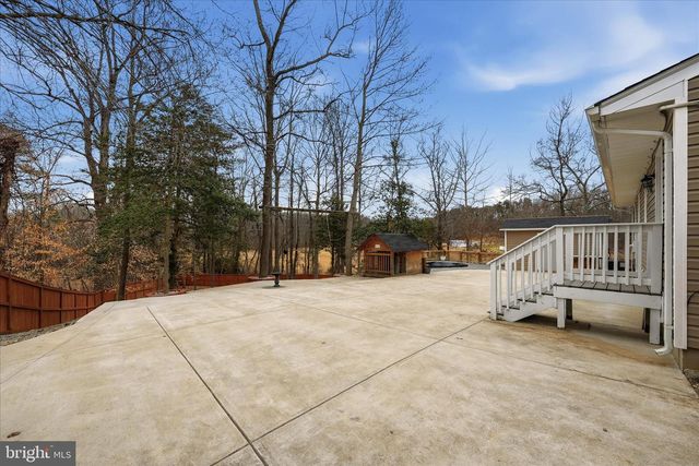 911 WALNUT DR, Fredericksburg, VA 22405