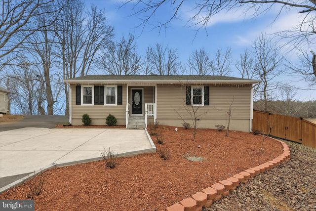 911 WALNUT DR, Fredericksburg, VA 22405