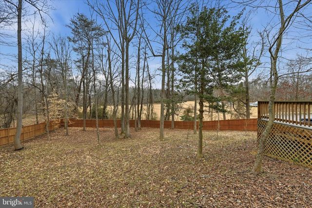 911 WALNUT DR, Fredericksburg, VA 22405