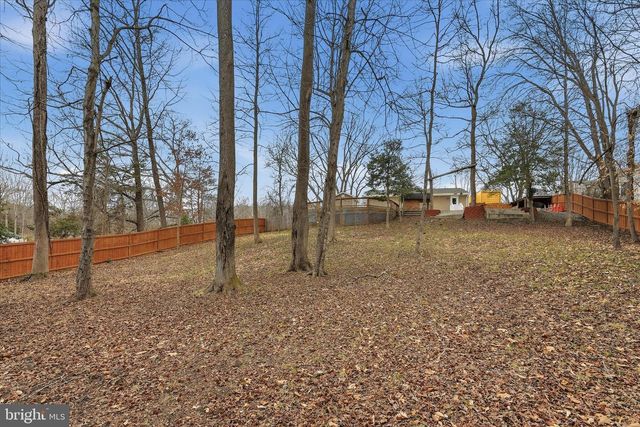 911 WALNUT DR, Fredericksburg, VA 22405