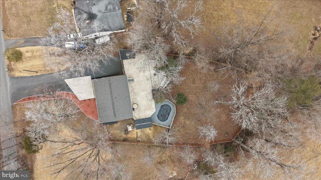 911 WALNUT DR, Fredericksburg, VA 22405