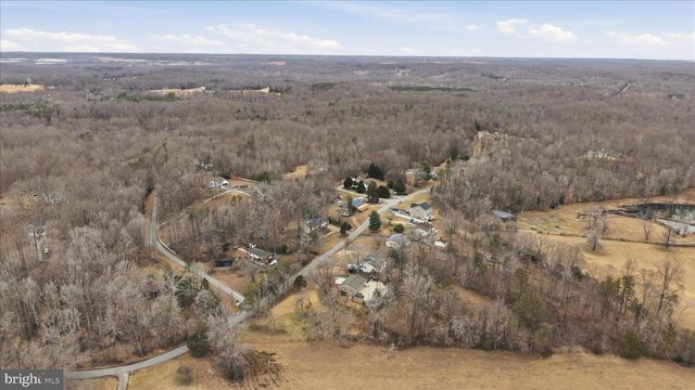 911 WALNUT DR, Fredericksburg, VA 22405