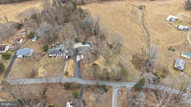 911 WALNUT DR, Fredericksburg, VA 22405