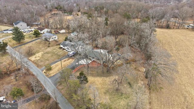 911 WALNUT DR, Fredericksburg, VA 22405