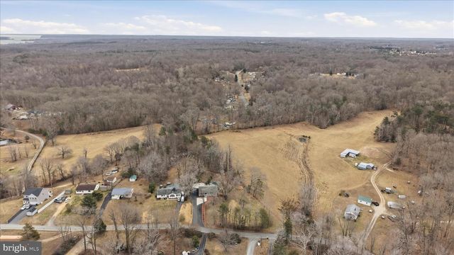 911 WALNUT DR, Fredericksburg, VA 22405