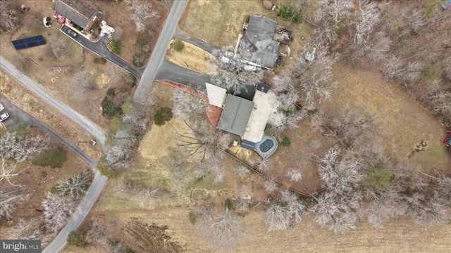 911 WALNUT DR, Fredericksburg, VA 22405