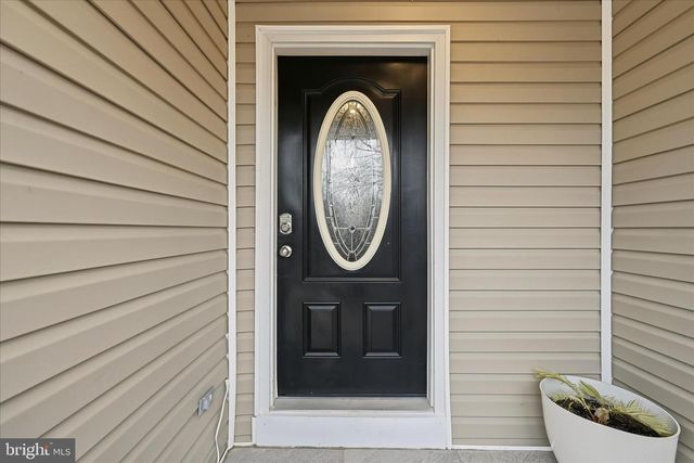 911 WALNUT DR, Fredericksburg, VA 22405