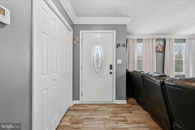 911 WALNUT DR, Fredericksburg, VA 22405