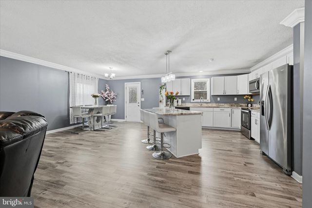 911 WALNUT DR, Fredericksburg, VA 22405