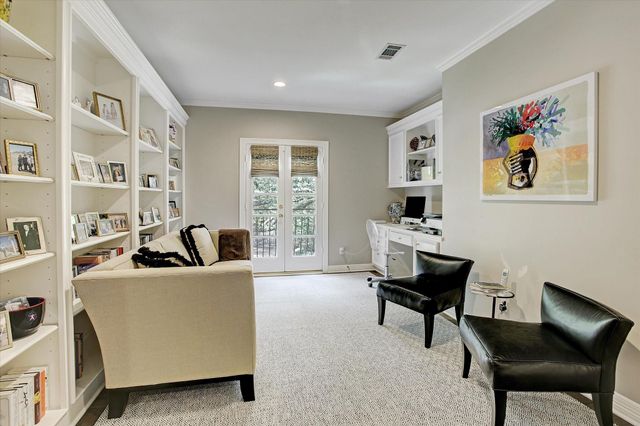 325 Park Laureate Drive, Houston, TX 77024