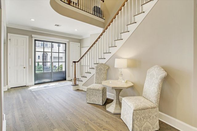 325 Park Laureate Drive, Houston, TX 77024