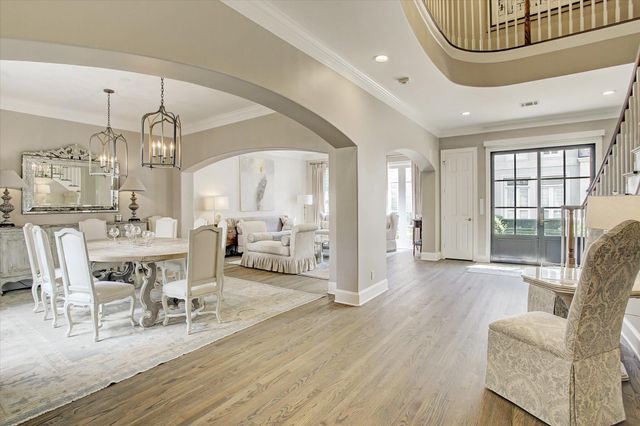 325 Park Laureate Drive, Houston, TX 77024