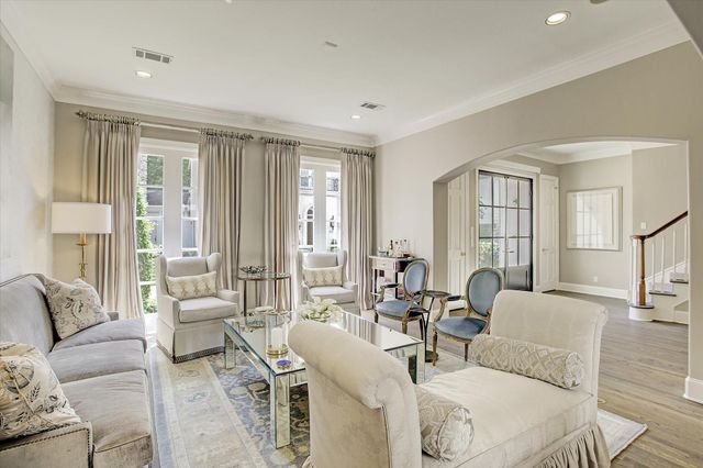 325 Park Laureate Drive, Houston, TX 77024