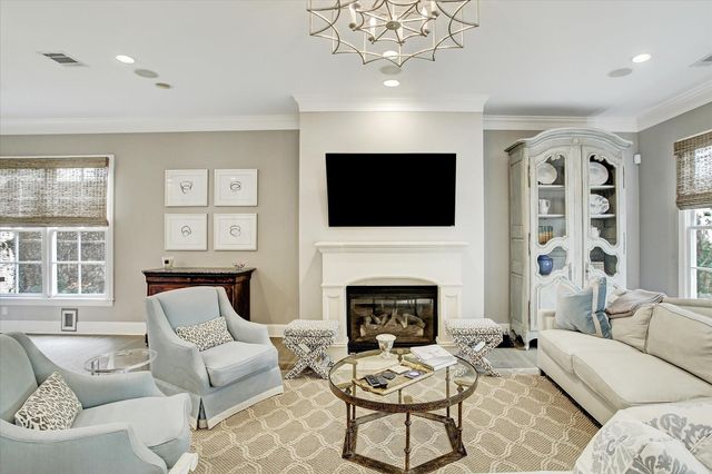 325 Park Laureate Drive, Houston, TX 77024