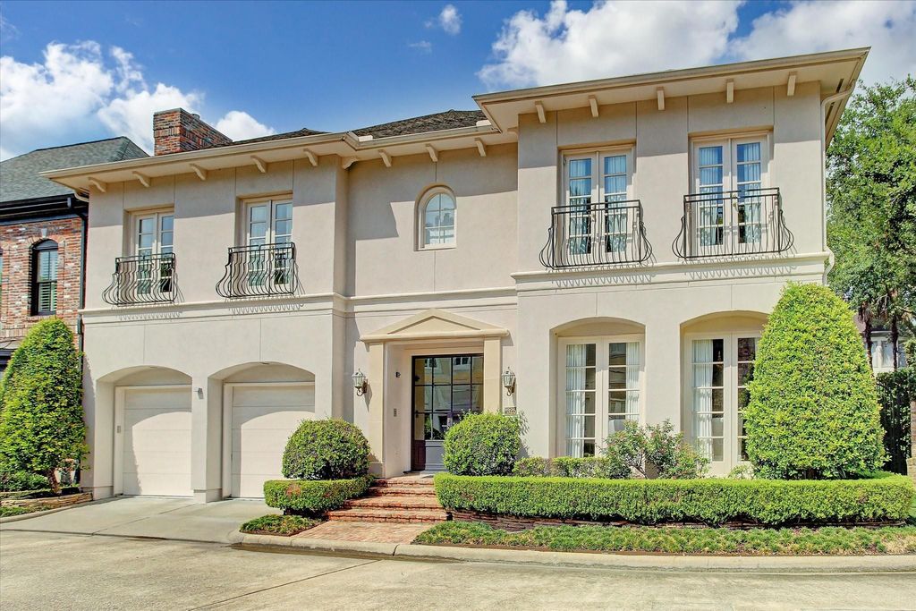 325 Park Laureate Drive, Houston, TX 77024