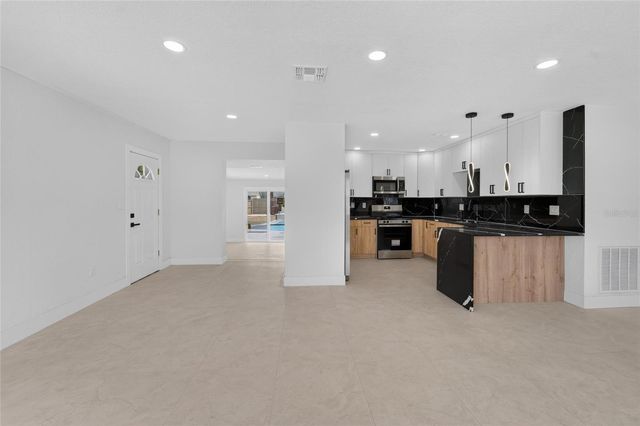 4711 W LAWN AVENUE, Tampa, FL 33611