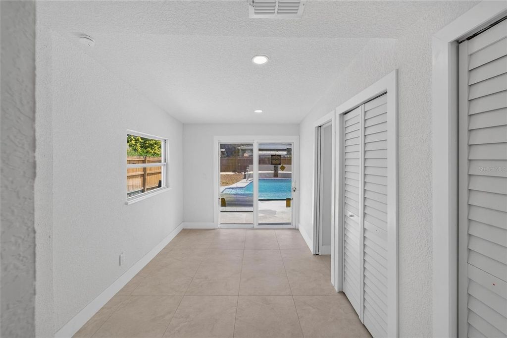 Image 23 of property listing at 4711 W LAWN AVENUE, Tampa, FL 33611