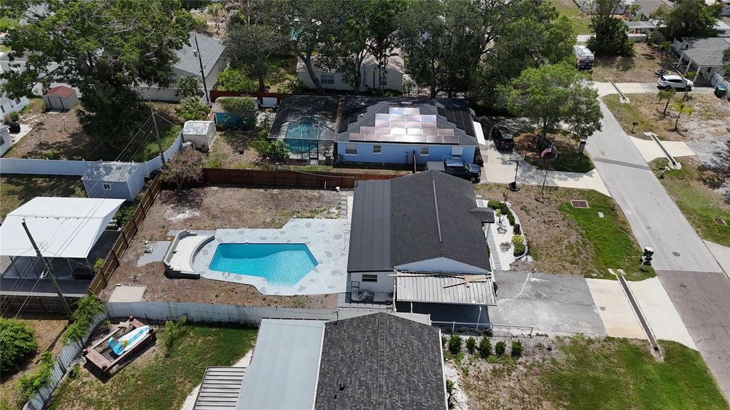 Image 52 of property listing at 4711 W LAWN AVENUE, Tampa, FL 33611