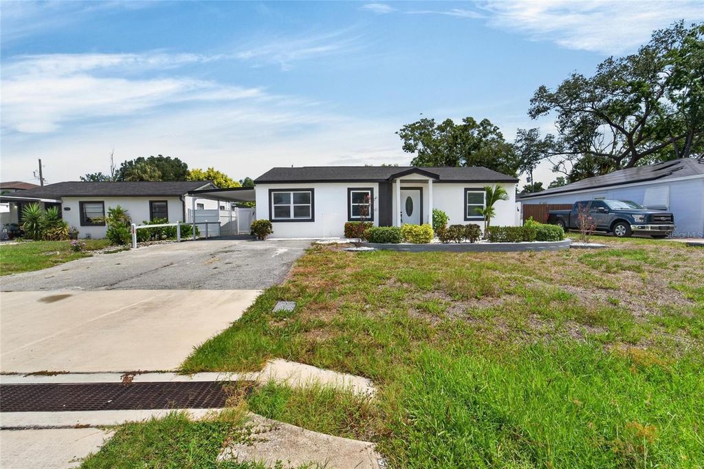 Image 56 of property listing at 4711 W LAWN AVENUE, Tampa, FL 33611
