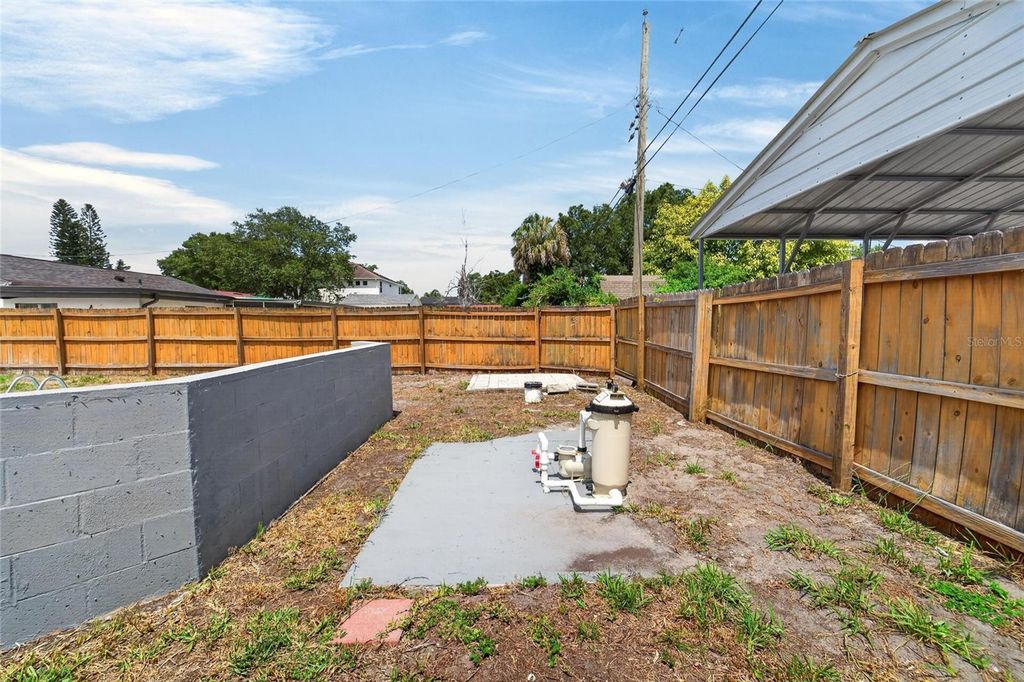 Image 60 of property listing at 4711 W LAWN AVENUE, Tampa, FL 33611