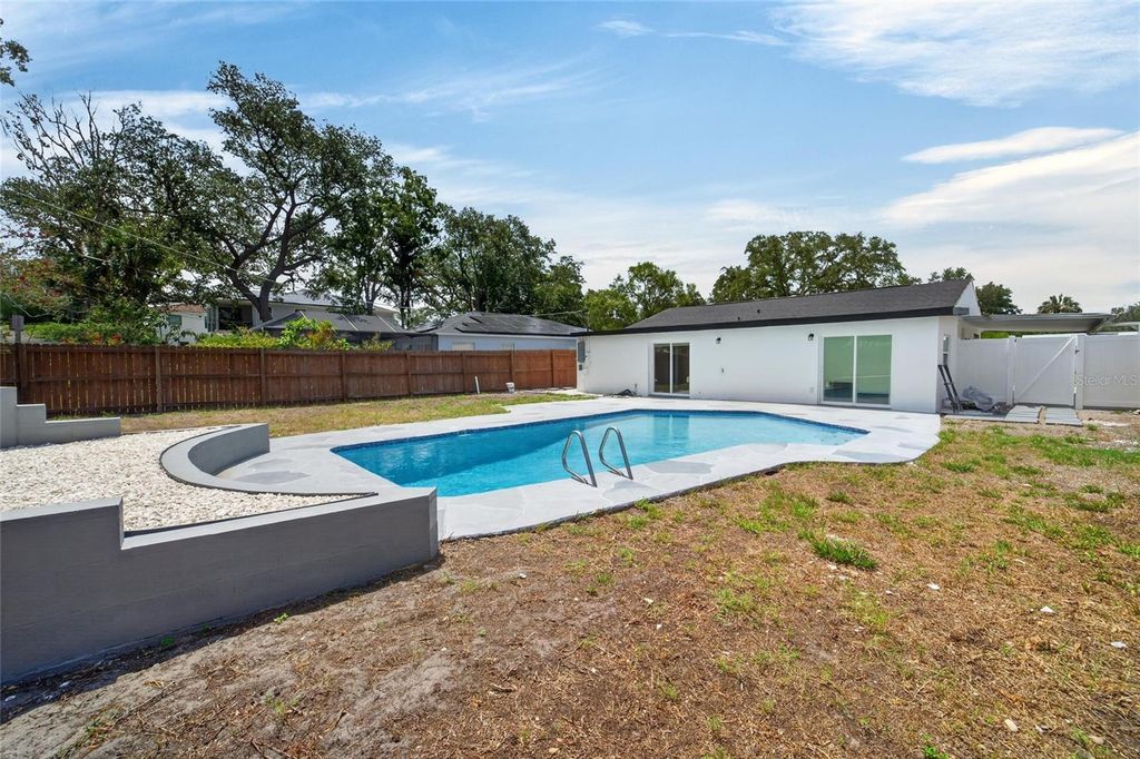 Image 61 of property listing at 4711 W LAWN AVENUE, Tampa, FL 33611