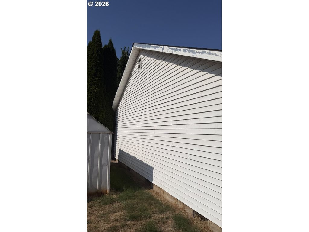 Image 2 of property listing at 1570 Sw FELLOWS St, Mc Minnville, OR 97128