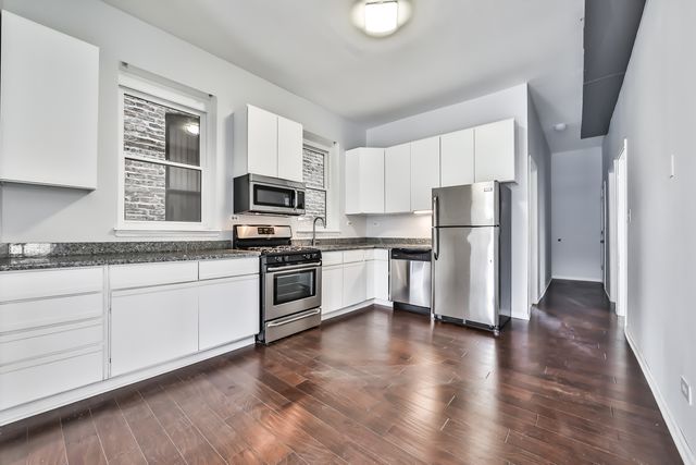 1225 W Erie Street, Chicago, IL 60642