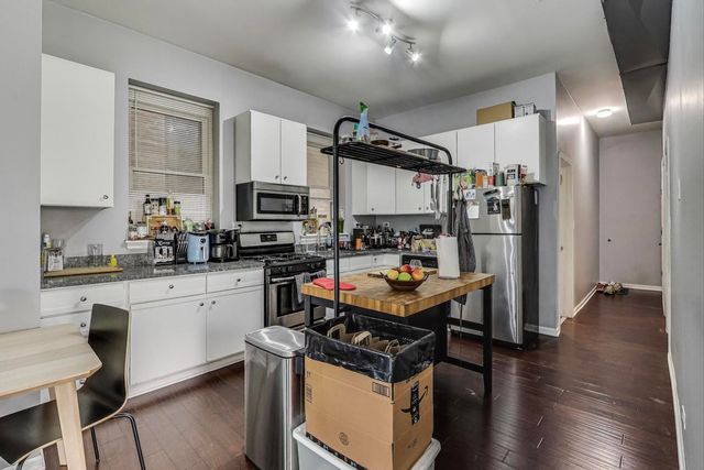 1225 W Erie Street, Chicago, IL 60642