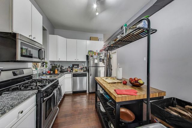 1225 W Erie Street, Chicago, IL 60642