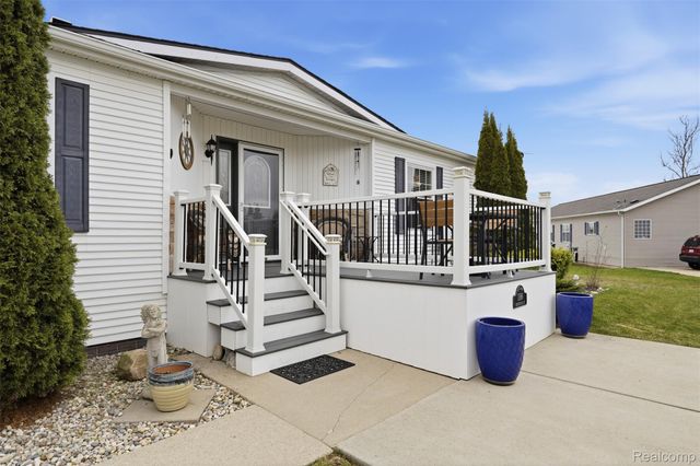 11186 Chestnut Hill Court, Green Oak Township, MI 48178