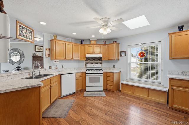 11186 Chestnut Hill Court, Green Oak Township, MI 48178