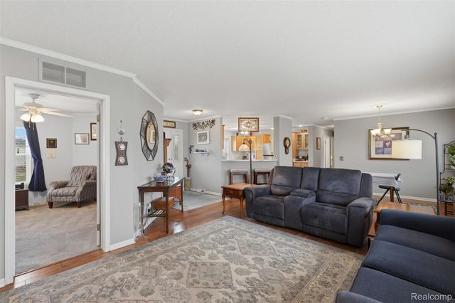 11186 Chestnut Hill Court, Green Oak Township, MI 48178