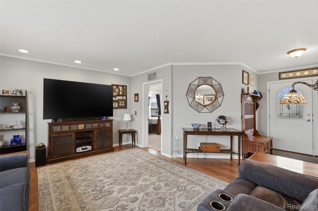 11186 Chestnut Hill Court, Green Oak Township, MI 48178