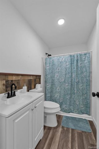 8963 Tackles Drive, White Lake, MI 48386