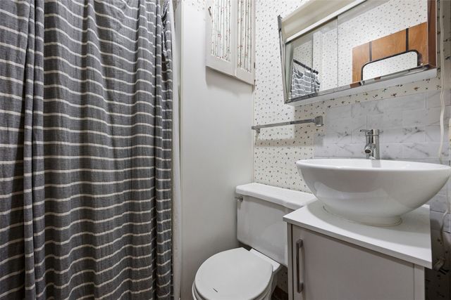 735 14th Ave, Coralville, IA 52241