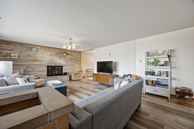 735 14th Ave, Coralville, IA 52241