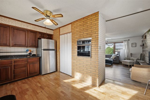 735 14th Ave, Coralville, IA 52241