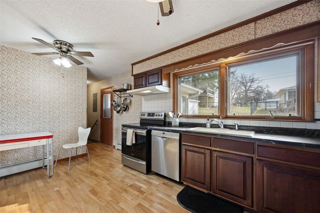 735 14th Ave, Coralville, IA 52241