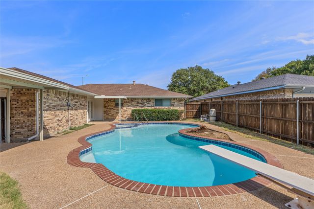 610 Flamingo Way, Duncanville, TX 75116
