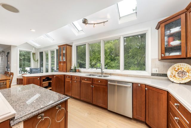5419 Grand Avenue, Downers Grove, IL 60515