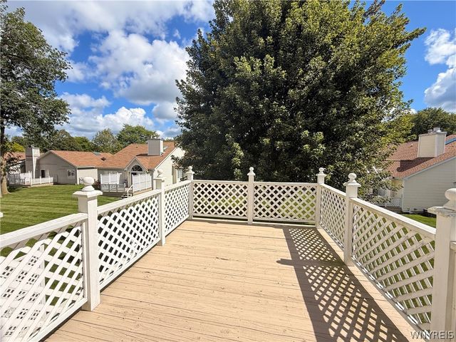24 Sugar Berry Lane, Amherst, NY 14221