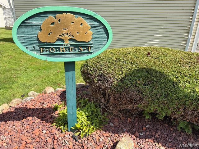 24 Sugar Berry Lane, Amherst, NY 14221
