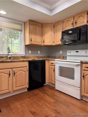 24 Sugar Berry Lane, Amherst, NY 14221