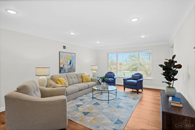 6750 Elbrook Avenue, Amberley, OH 45237