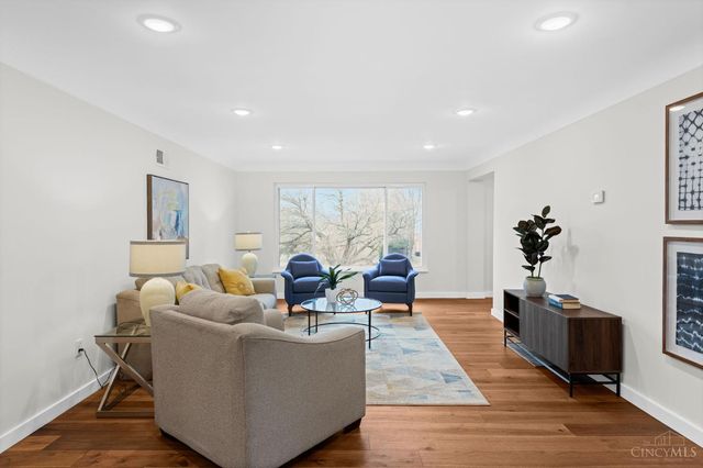 6750 Elbrook Avenue, Amberley, OH 45237